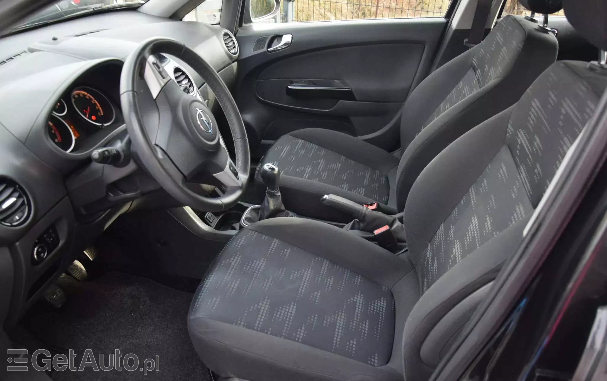 OPEL Corsa 1.4 16V Edition 150