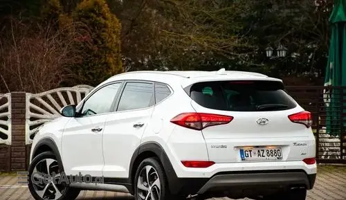 HYUNDAI Tucson 