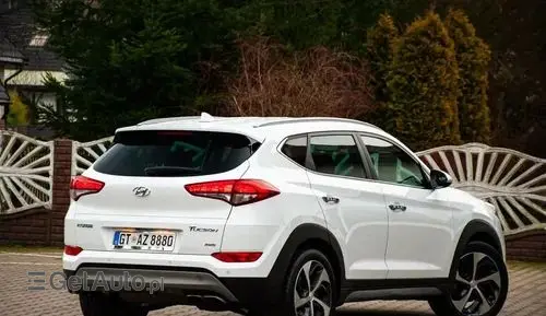HYUNDAI Tucson 