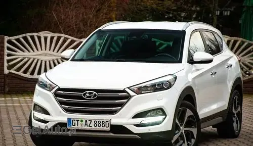 HYUNDAI Tucson 