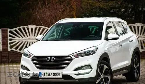 HYUNDAI Tucson 