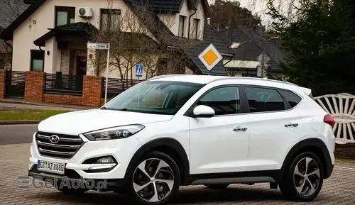 HYUNDAI Tucson 