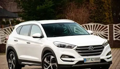 HYUNDAI Tucson 