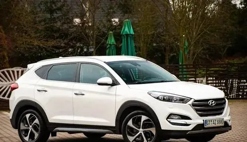 HYUNDAI Tucson 