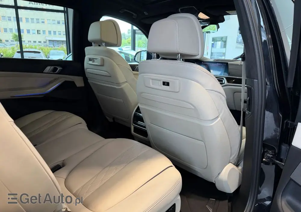 BMW X7 