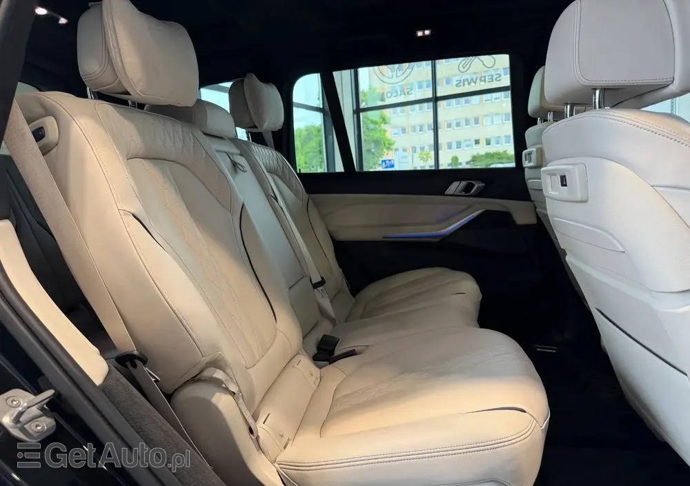 BMW X7 