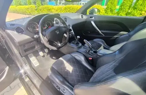 PEUGEOT RCZ 