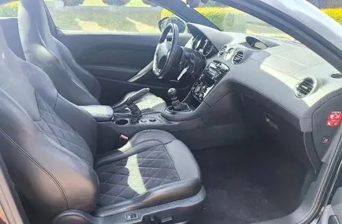 PEUGEOT RCZ 
