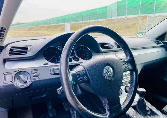 VOLKSWAGEN Passat 2.0 TDI Highline