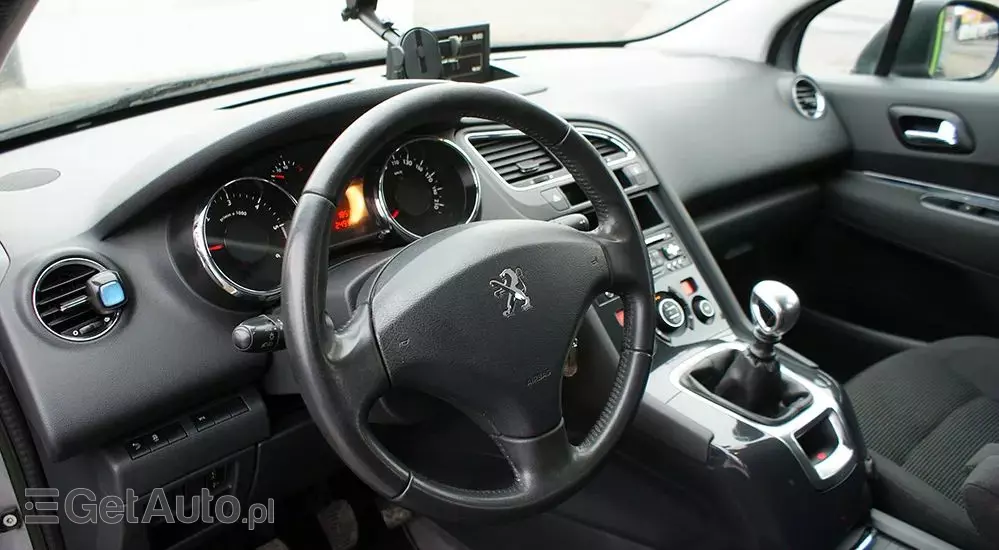 PEUGEOT 5008 1.6 HDi Access