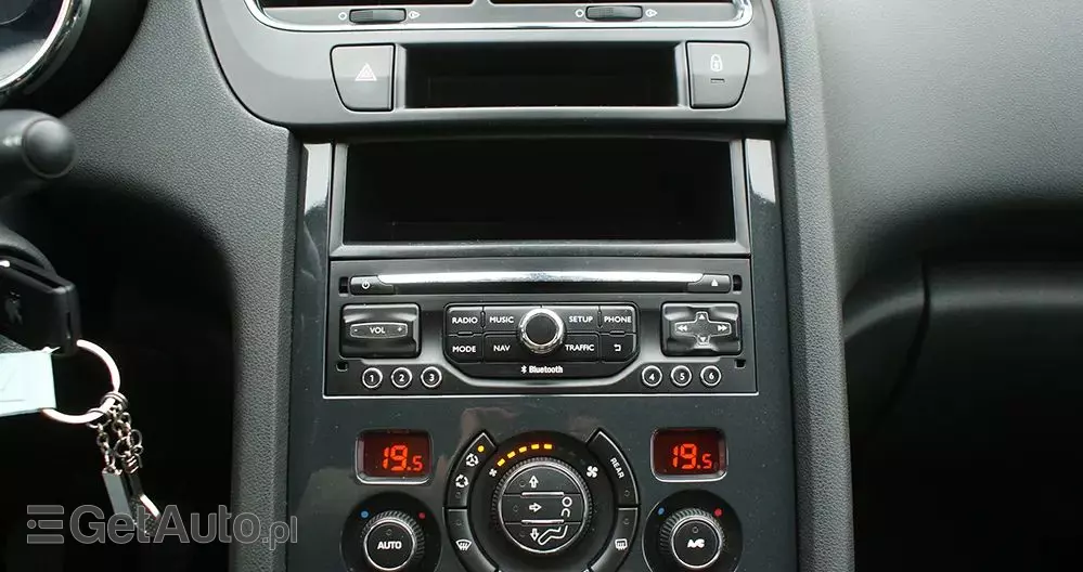 PEUGEOT 5008 1.6 HDi Access