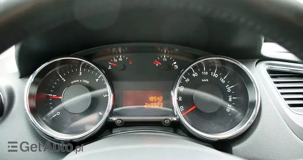 PEUGEOT 5008 1.6 HDi Access