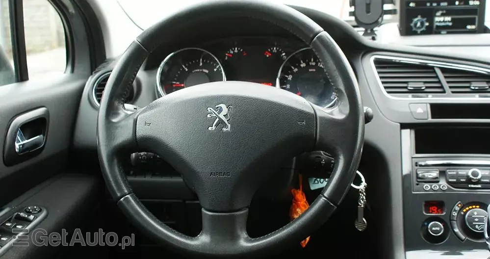 PEUGEOT 5008 1.6 HDi Access