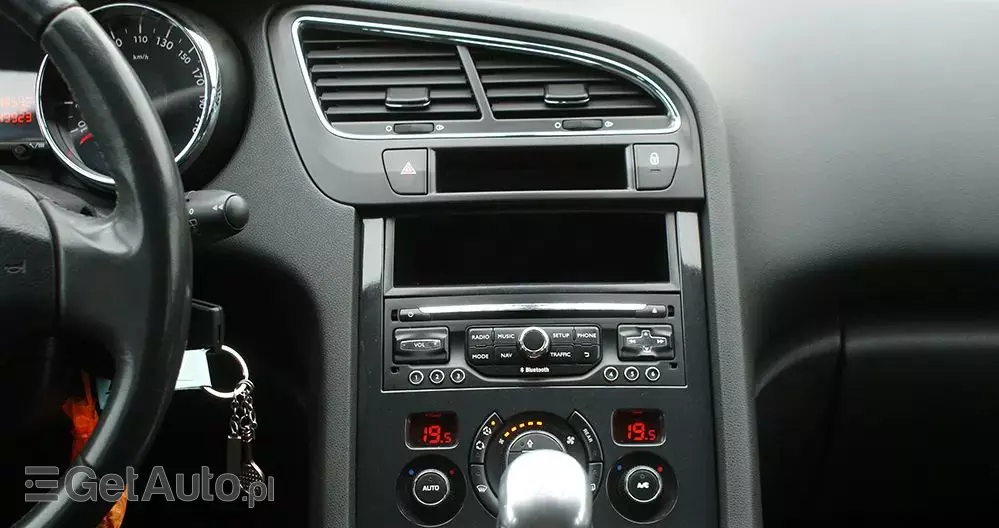 PEUGEOT 5008 1.6 HDi Access