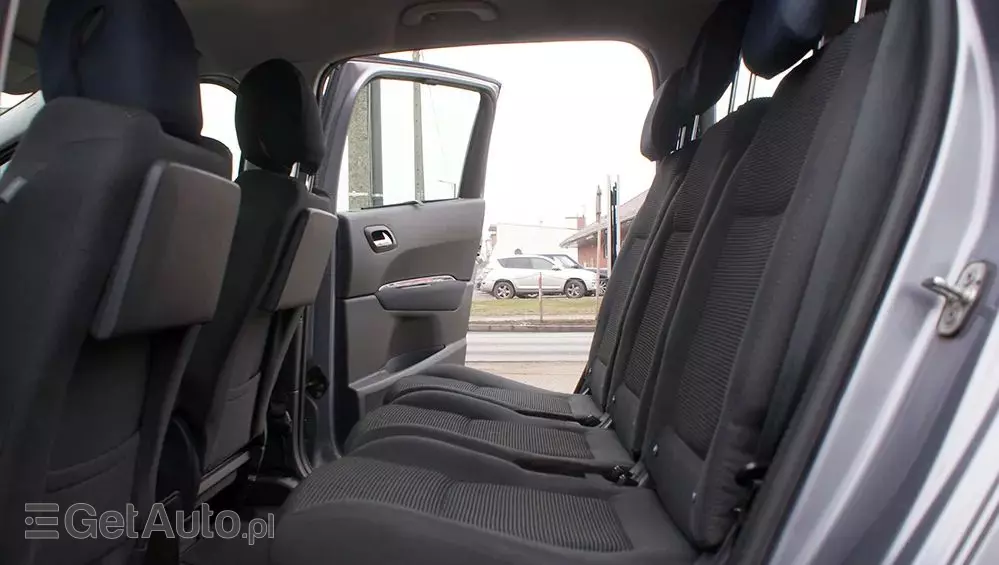 PEUGEOT 5008 1.6 HDi Access