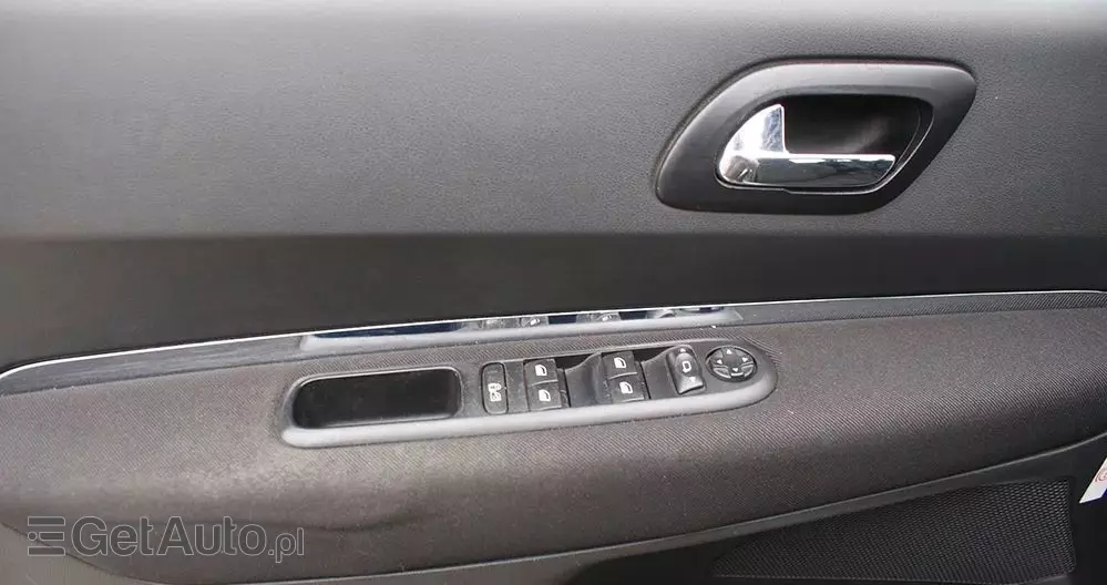 PEUGEOT 5008 1.6 HDi Access