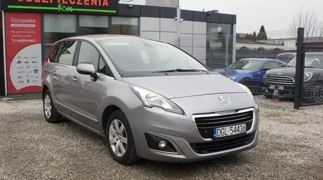 PEUGEOT 5008 1.6 HDi Access