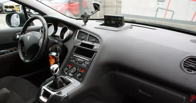 PEUGEOT 5008 1.6 HDi Access