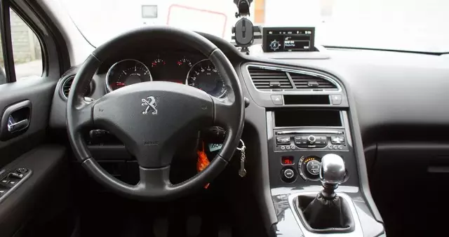 PEUGEOT 5008 1.6 HDi Access