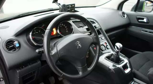 PEUGEOT 5008 1.6 HDi Access