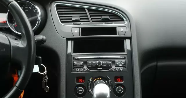 PEUGEOT 5008 1.6 HDi Access