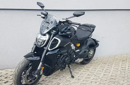DUCATI Diavel 