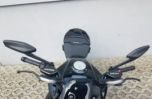 DUCATI Diavel 
