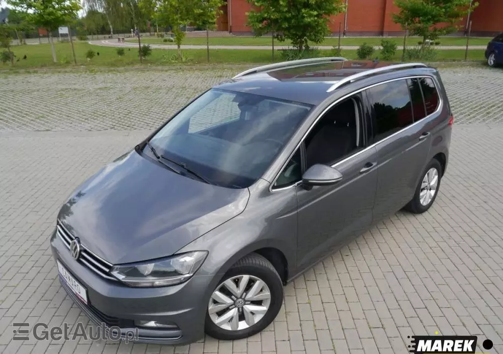VOLKSWAGEN Touran 