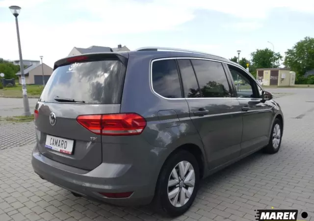 VOLKSWAGEN Touran 