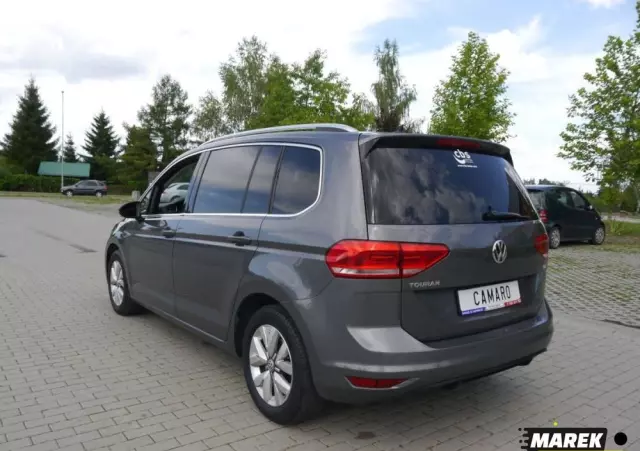 VOLKSWAGEN Touran 