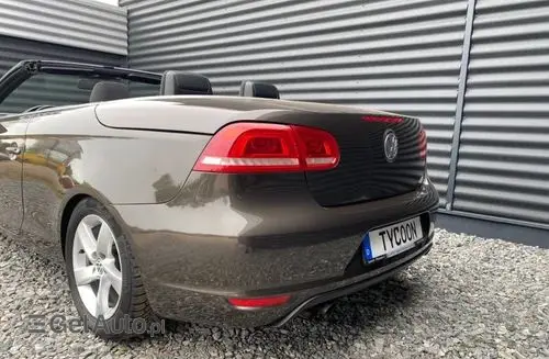 VOLKSWAGEN Eos 
