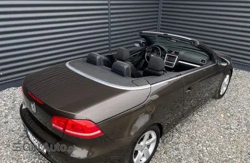 VOLKSWAGEN Eos 