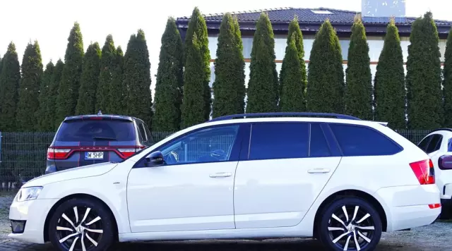 SKODA Octavia 2.0 TDI Joy DSG