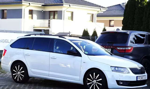 SKODA Octavia 2.0 TDI Joy DSG