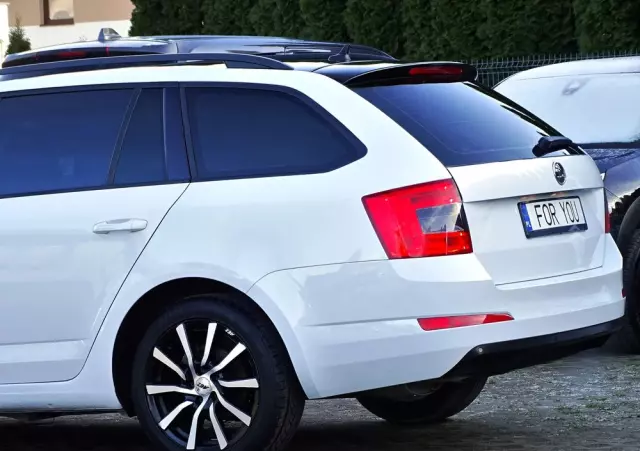 SKODA Octavia 2.0 TDI Joy DSG