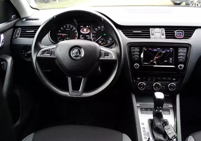 SKODA Octavia 2.0 TDI Joy DSG