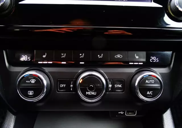 SKODA Octavia 2.0 TDI Joy DSG