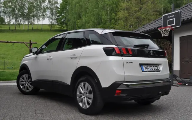 PEUGEOT 3008 BlueHDi 120 Stop & Start Allure