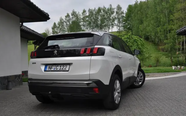 PEUGEOT 3008 BlueHDi 120 Stop & Start Allure