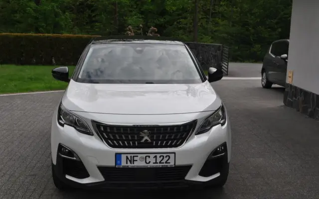 PEUGEOT 3008 BlueHDi 120 Stop & Start Allure