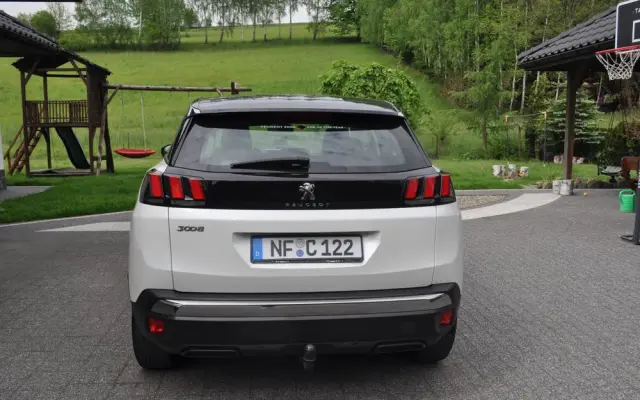 PEUGEOT 3008 BlueHDi 120 Stop & Start Allure