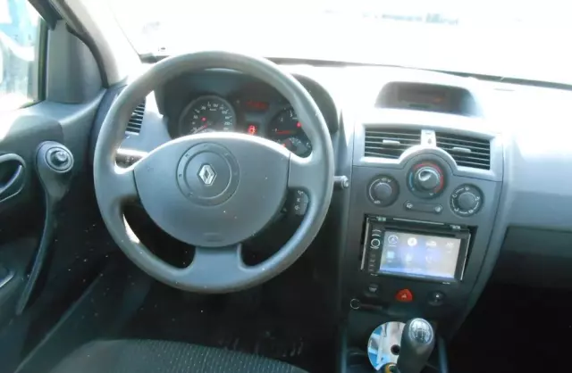 RENAULT Megane 