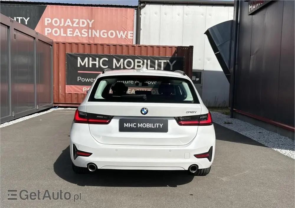 BMW Seria 3 318i Advantage