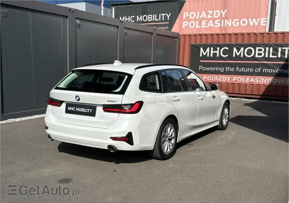 BMW Seria 3 318i Advantage