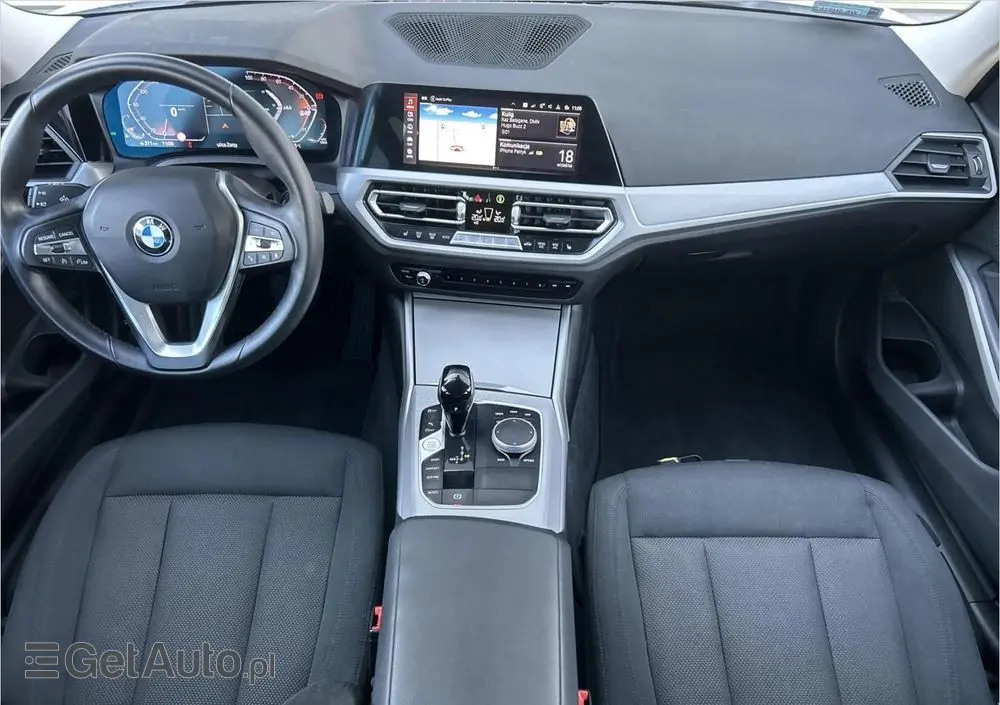 BMW Seria 3 318i Advantage