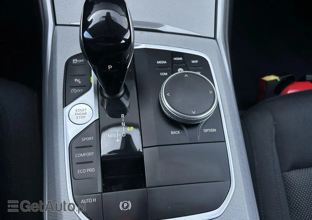 BMW Seria 3 318i Advantage