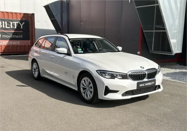 BMW Seria 3 318i Advantage