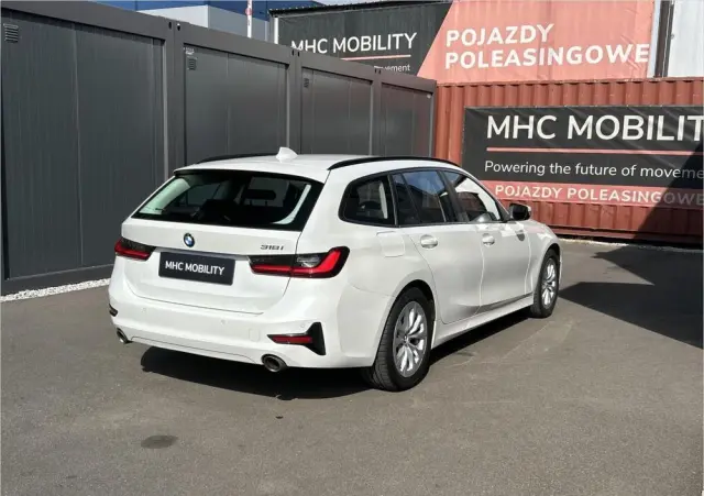 BMW Seria 3 318i Advantage