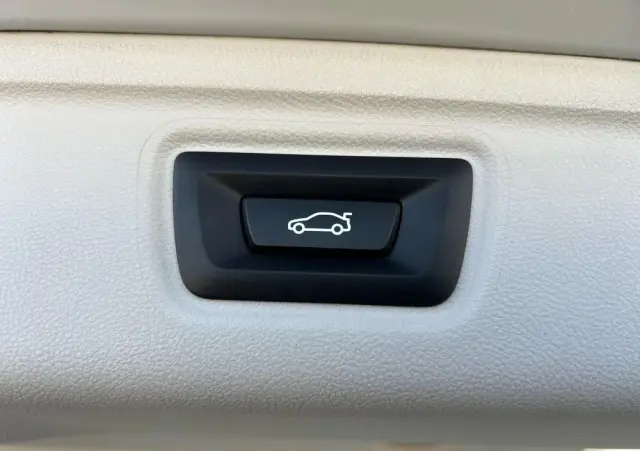 BMW Seria 3 318i Advantage