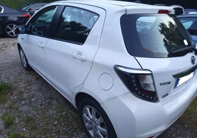 TOYOTA Yaris 